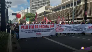 Governo brasileiro debate redução da jornada de trabalho, diz Lula